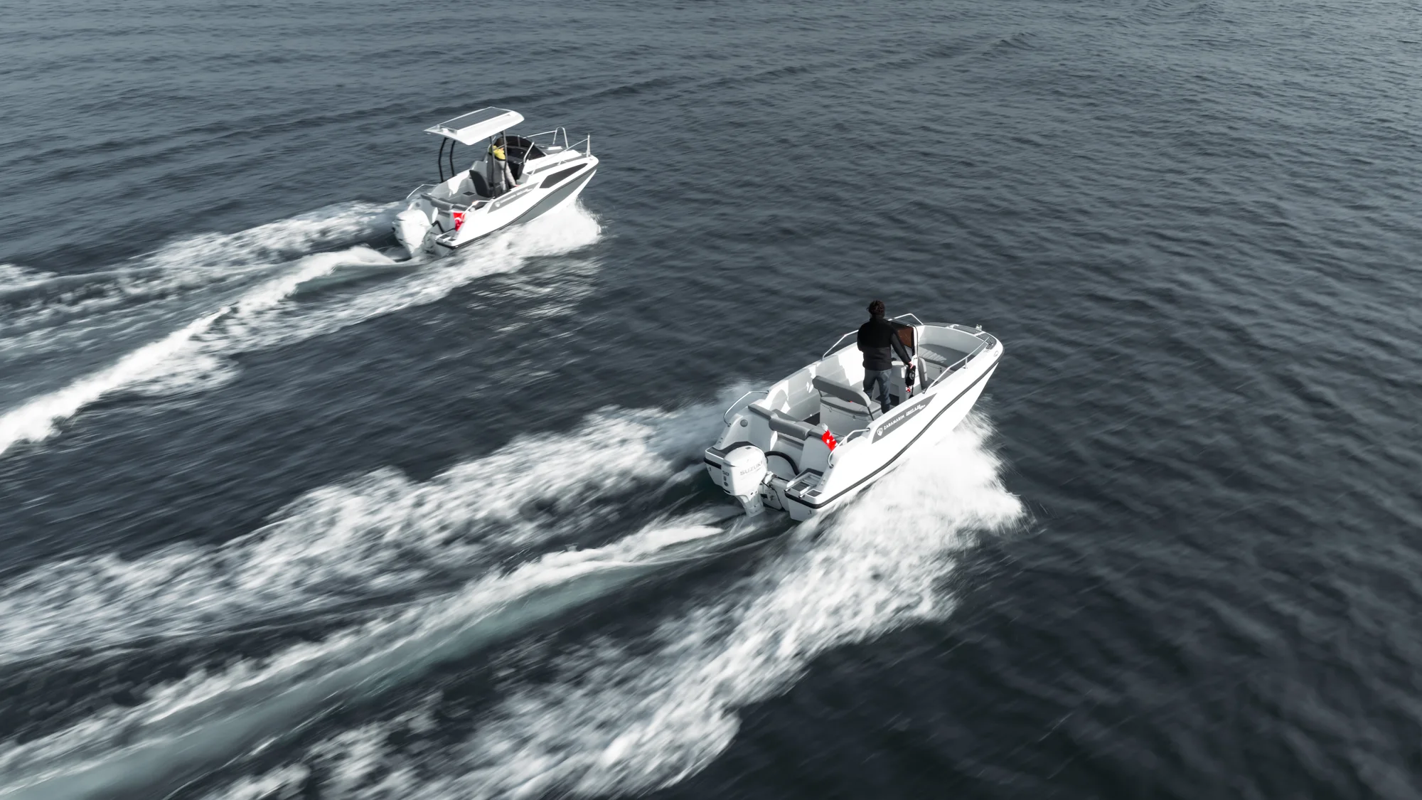 Zaramarin motor yat denizde seyir hâlinde 07
