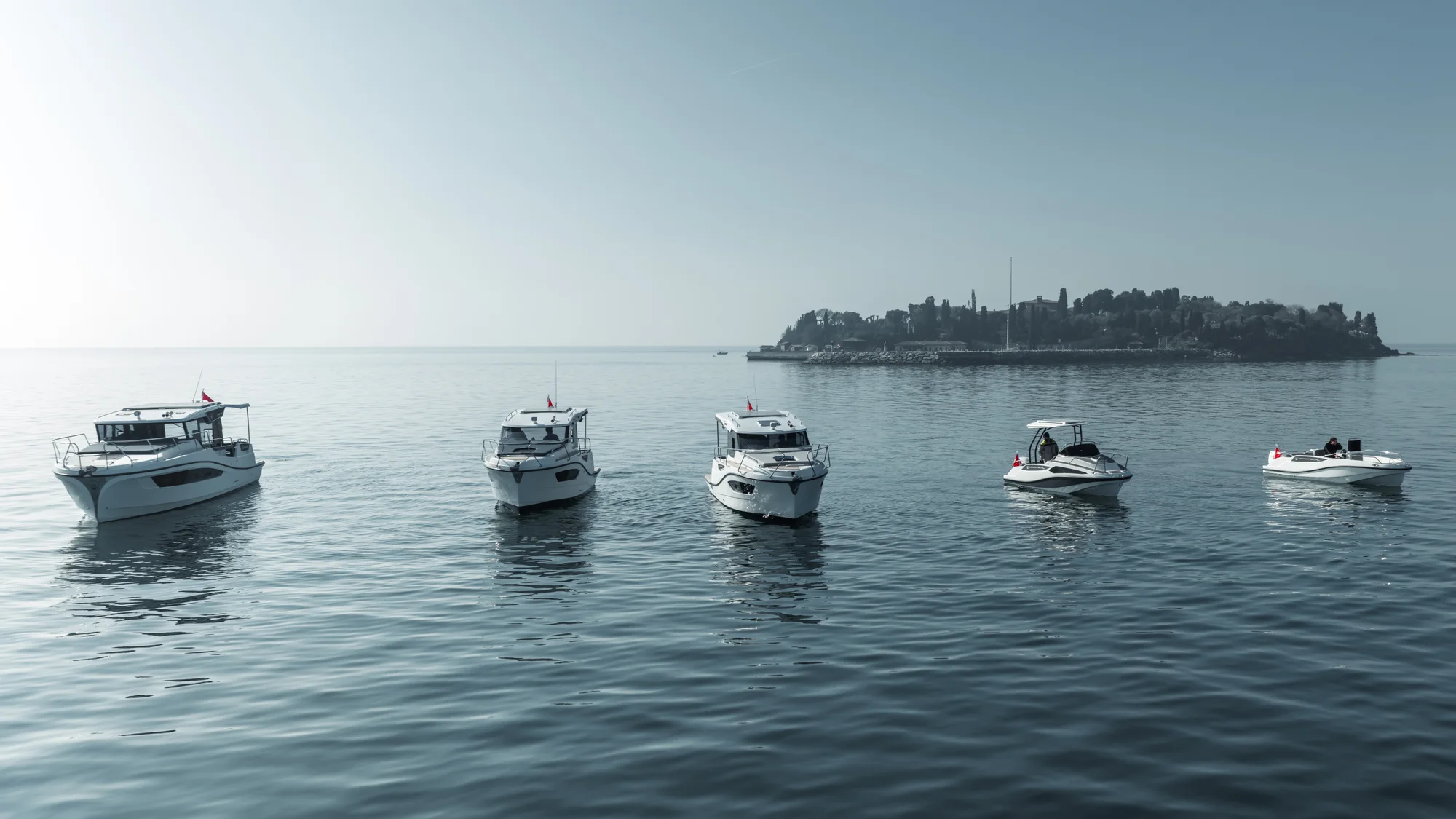 Zaramarin motor yat denizde seyir hâlinde 14