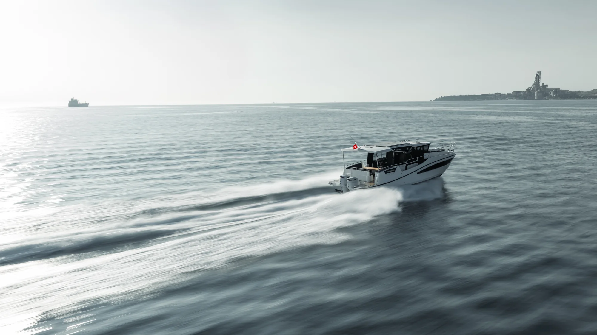 Zaramarin motor yat denizde seyir hâlinde 17