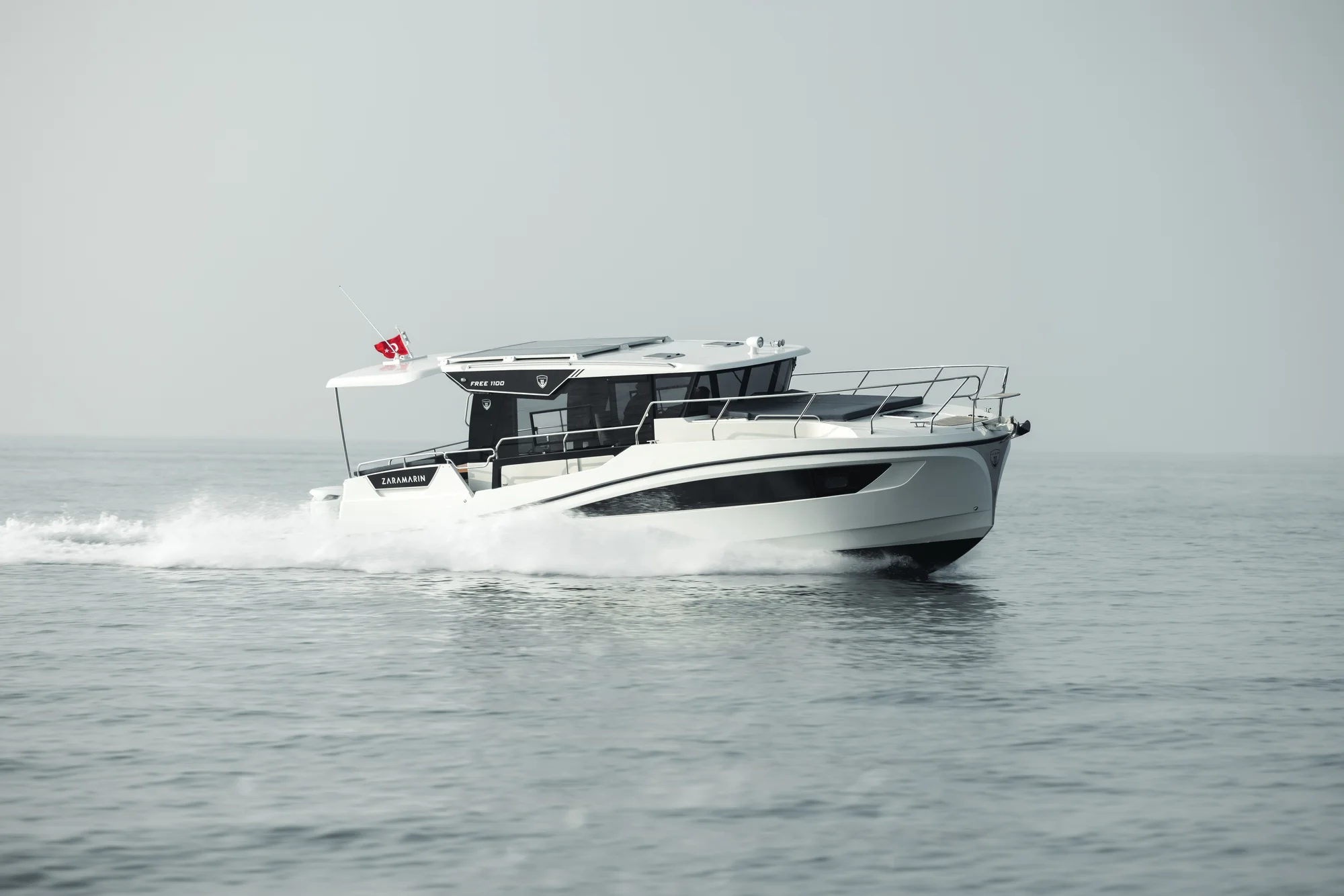 Zaramarin motor yat detay görünümü 01