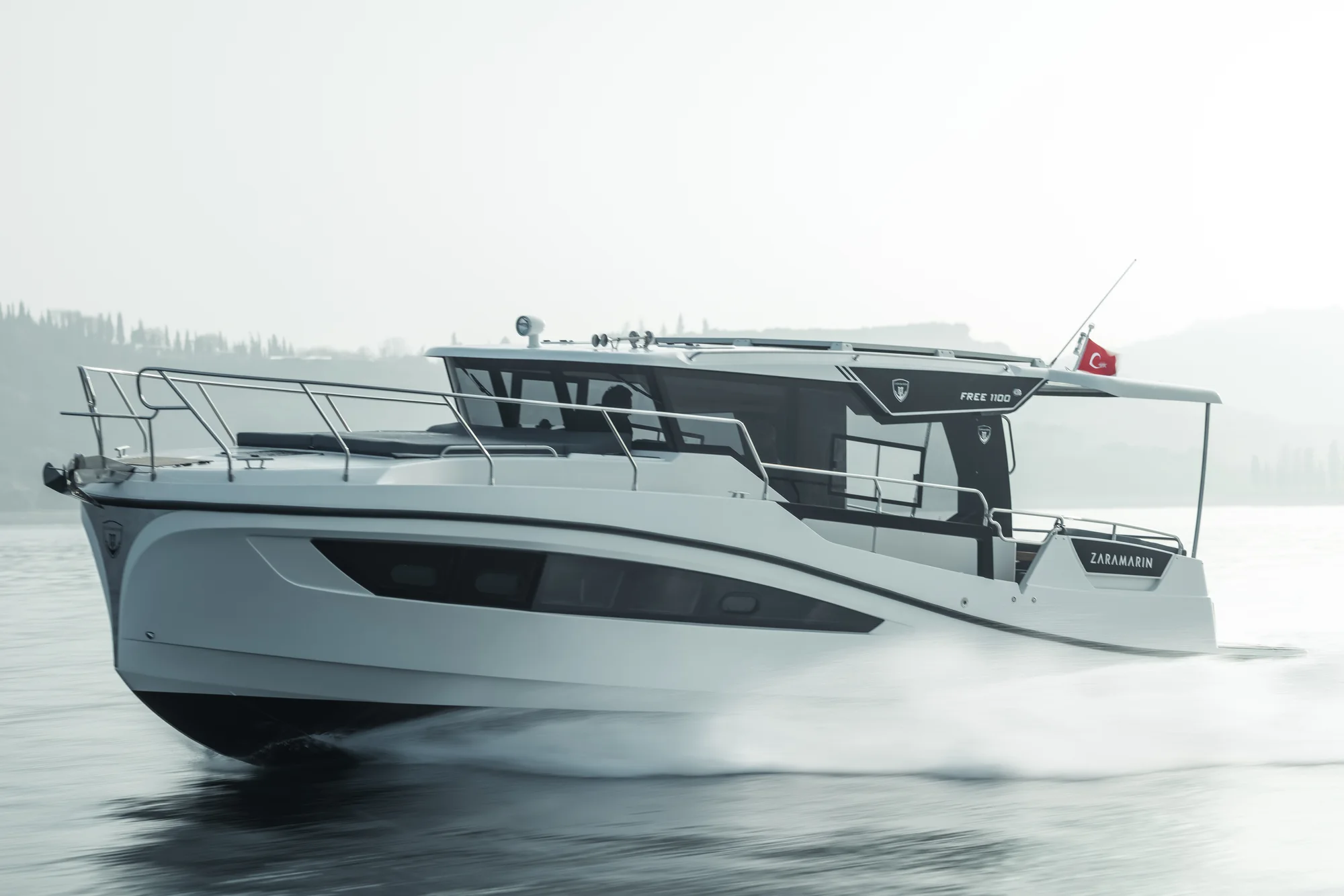 Zaramarin motor yat detay görünümü 06