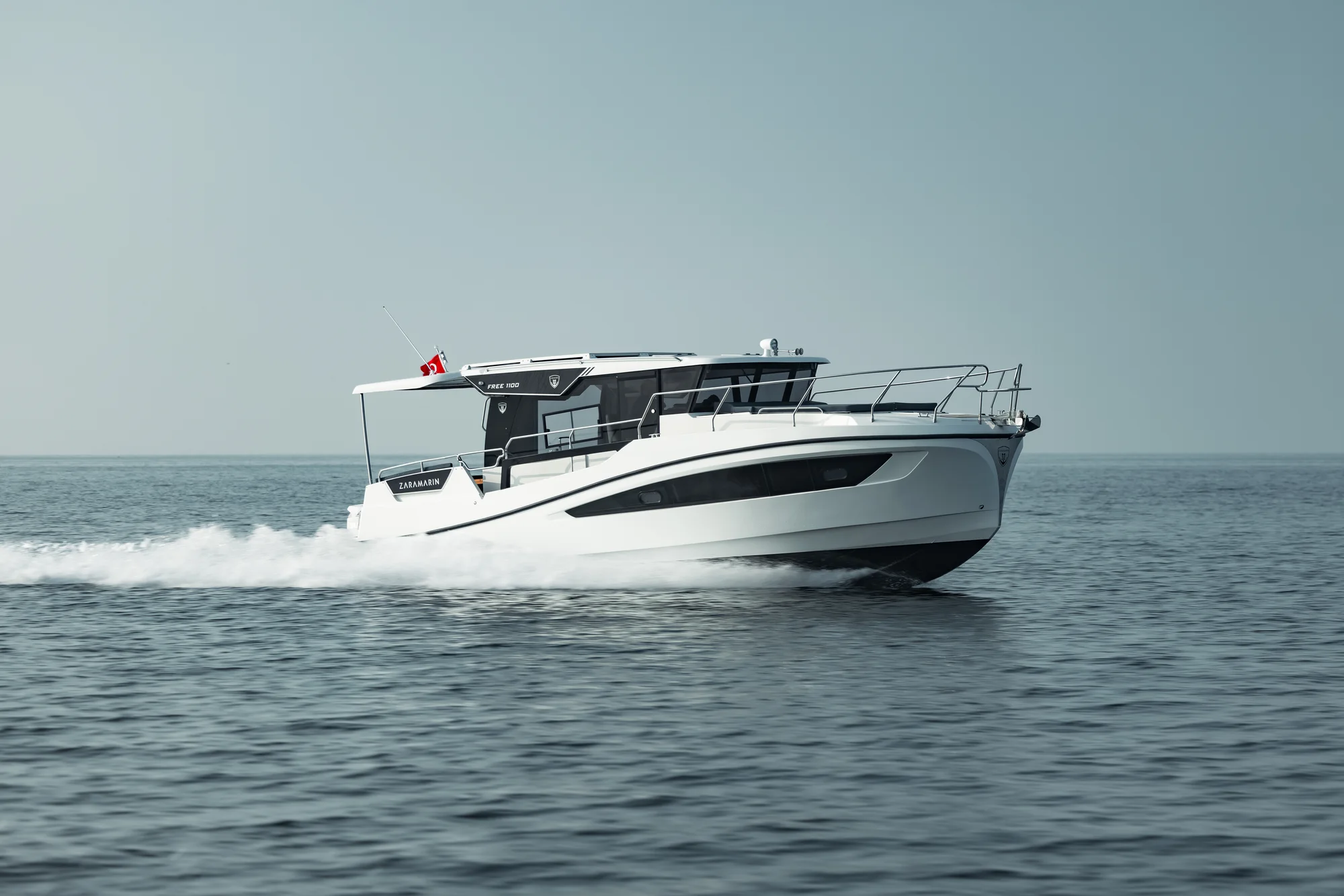 Zaramarin motor yat detay görünümü 09