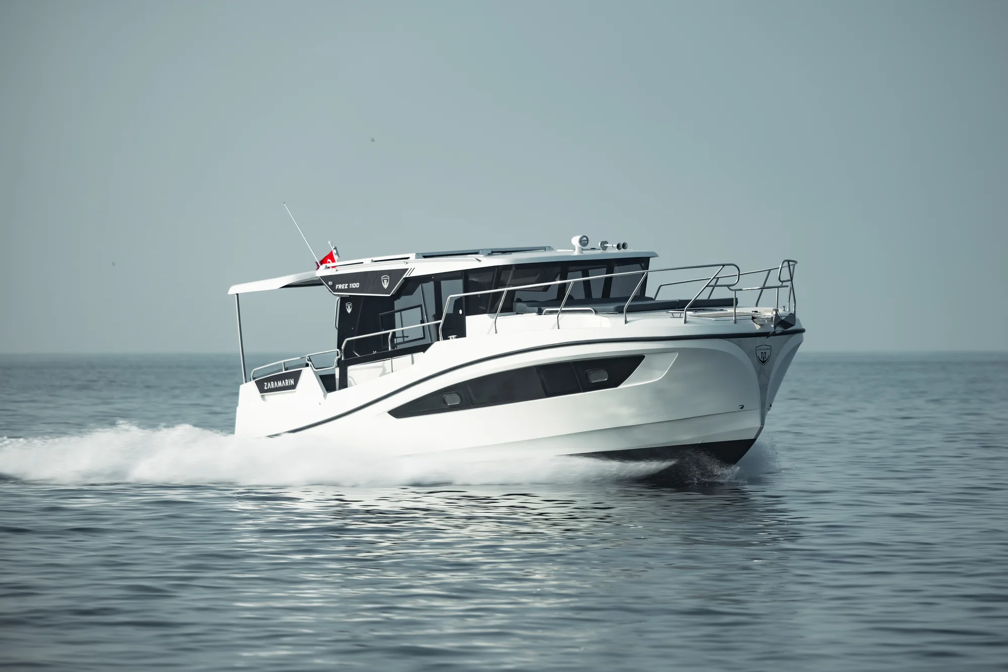 Zaramarin motor yat detay görünümü 10