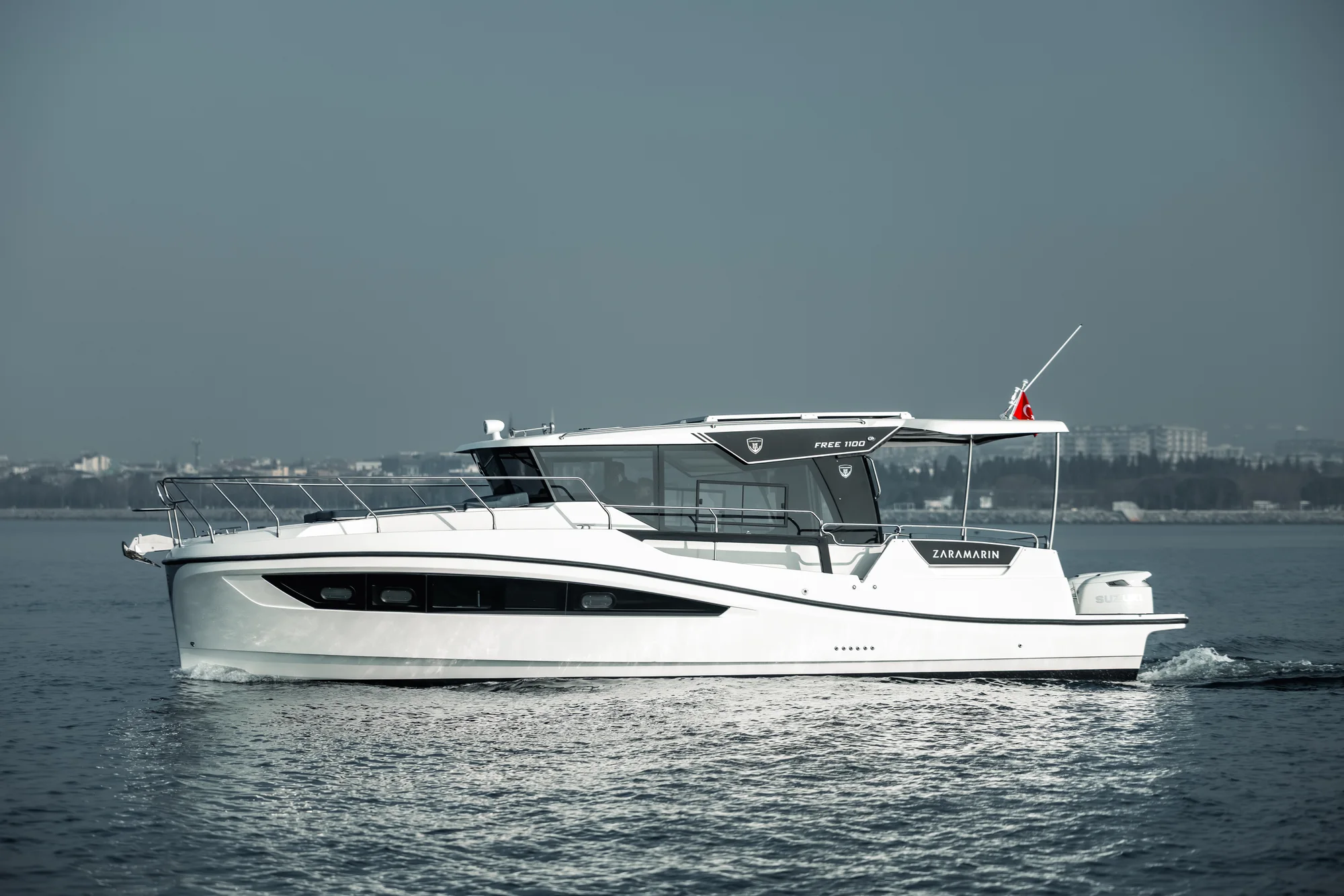 Zaramarin motor yat detay görünümü 20