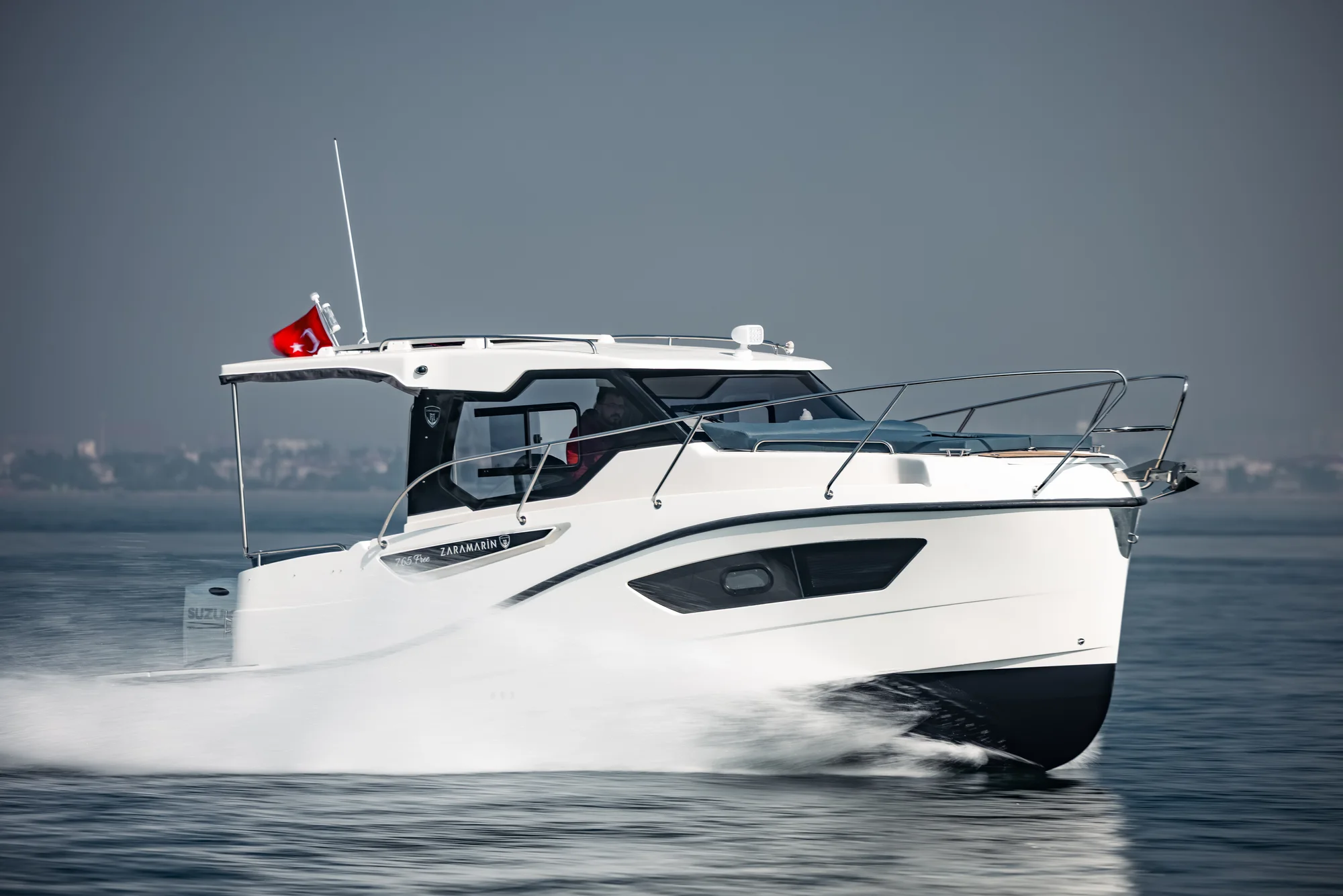 Zaramarin motor yat detay görünümü 28