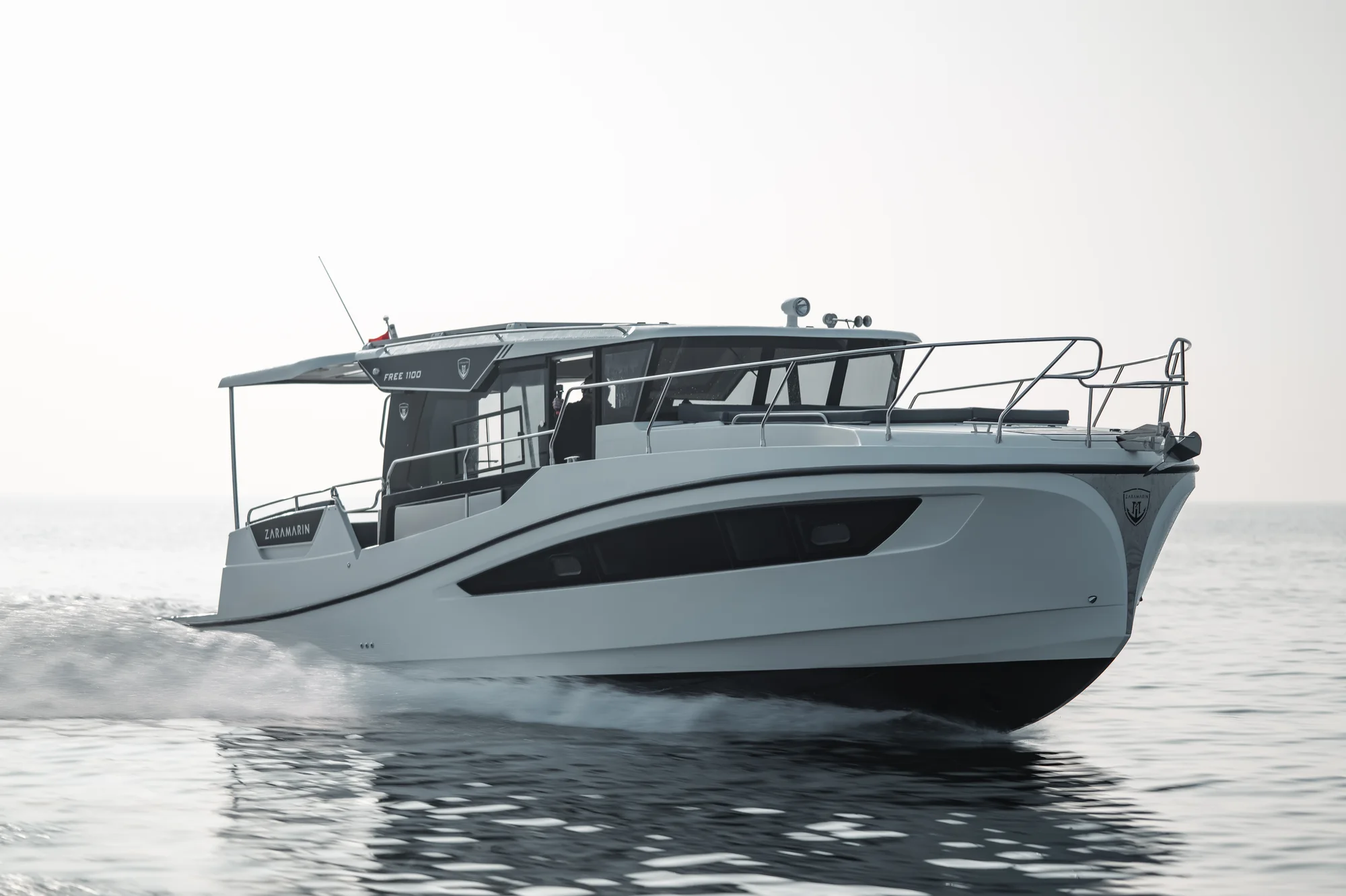 Zaramarin motor yat detay görünümü 32