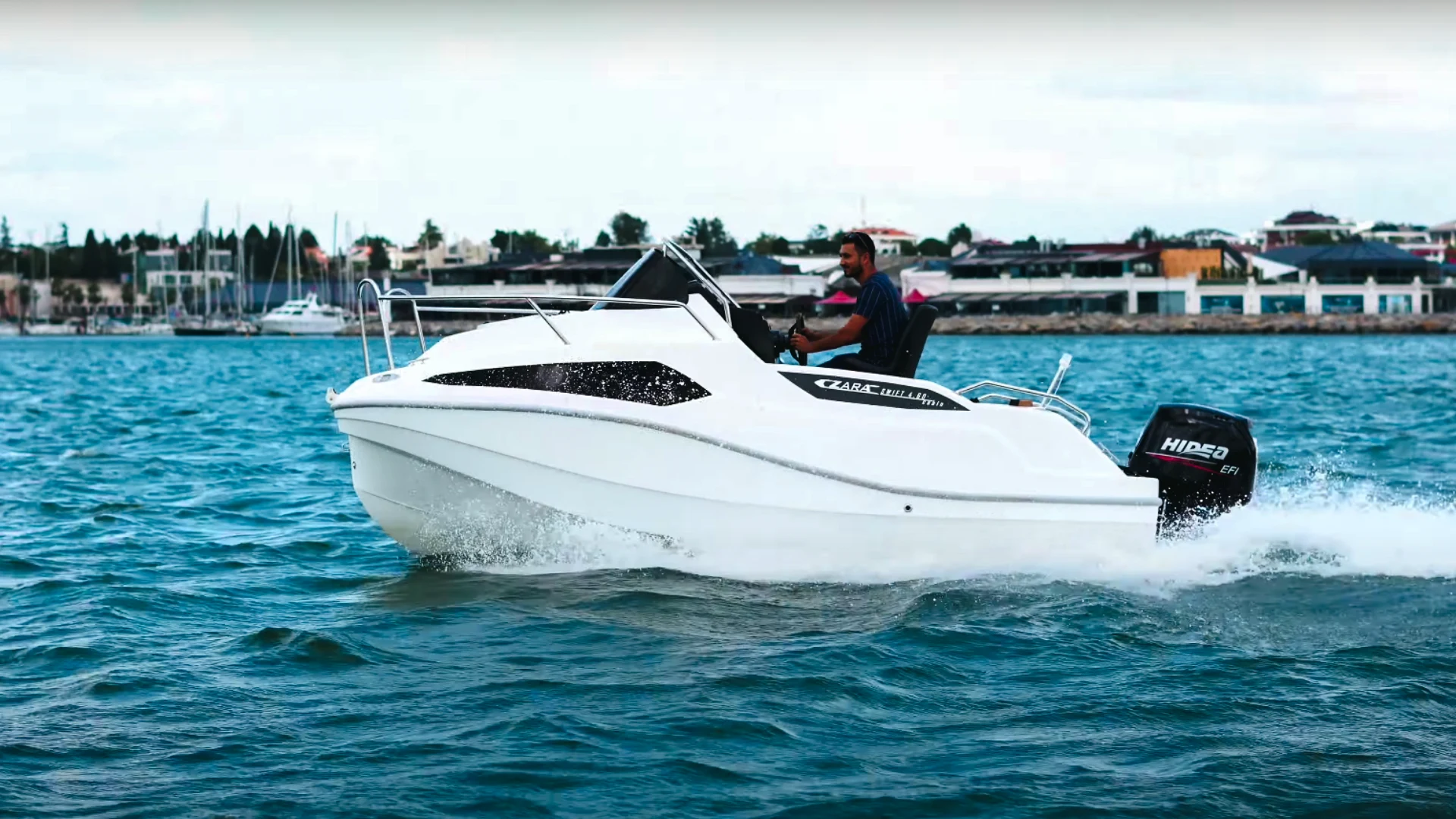 Swift 4.60 Cabin seyir hâlinde dış görünüm — küçük resim